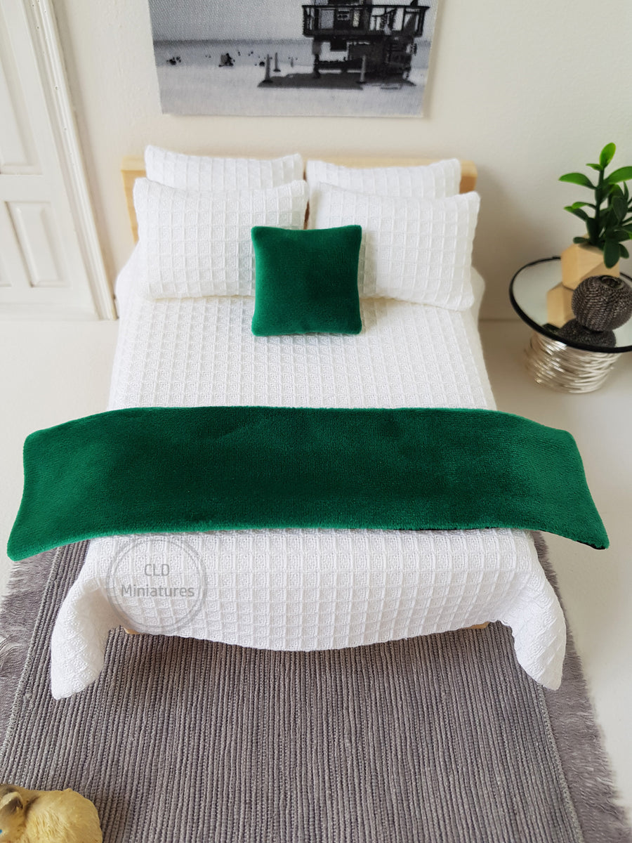 Green Velvet Bed Runner and Cushion Set CLD Miniatures
