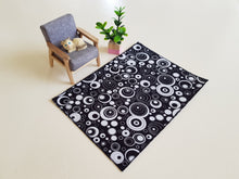 Load image into Gallery viewer, Black and White Circles Rug