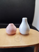 Load image into Gallery viewer, Set of 2 Ceramic Vases