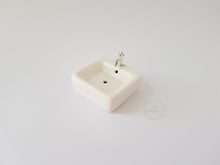 Load image into Gallery viewer, White Ceramic Square Basin