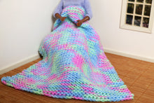 Load image into Gallery viewer, 1:6 Scale Doll Chunky Knitted Throw