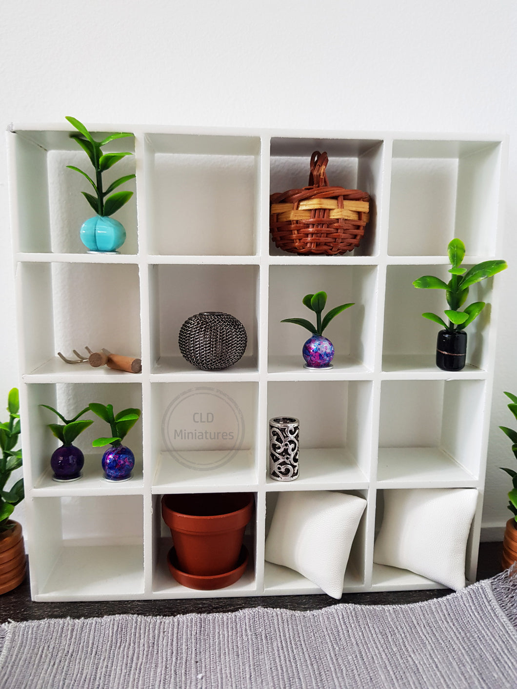 White Cube Bookcase, Display Unit