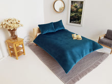 Load image into Gallery viewer, Teal Velvet 3 Piece Bed Cover Set