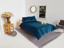 Load image into Gallery viewer, Teal Velvet 3 Piece Bed Cover Set