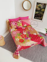 Load image into Gallery viewer, Bright Floral Bedding Set