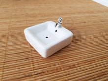 Load image into Gallery viewer, White Ceramic Square Basin