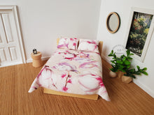 Load image into Gallery viewer, Pink Floral Double Bed Comforter and Pillow Set