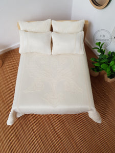 5 Piece Cream Bedding Set