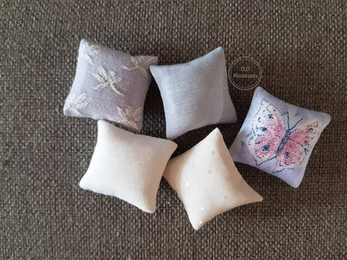 Set of 5 Cream and Pale Lilac Cushions