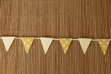 Load image into Gallery viewer, Yellow Daisy Bunting