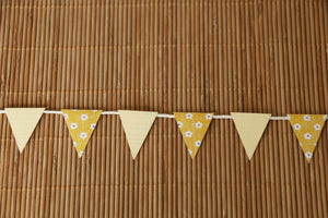 Yellow Daisy Bunting