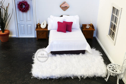 White Fluffy Knitted Blanket